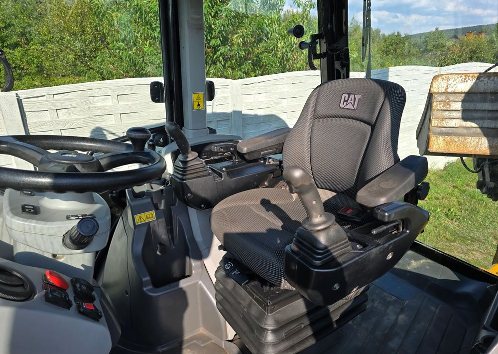 Caterpillar - מחפרון: תמונה 3 Caterpillar - מחפרון: תמונה 3