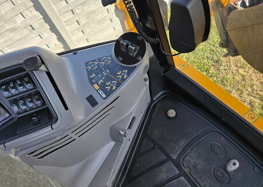 מחפרון JCB: תמונה 8