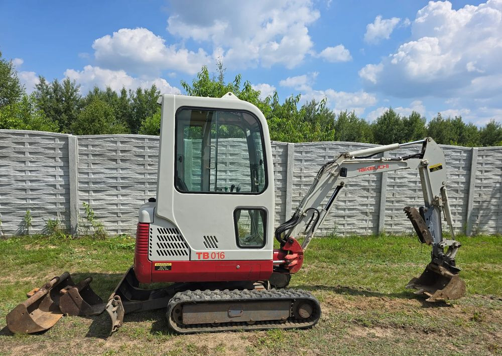 Takeuchi - מיני מחפר: תמונה 5 Takeuchi - מיני מחפר: תמונה 5