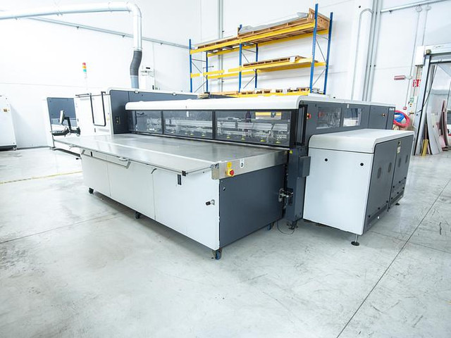 Hp Scitex 11000 - מכונת בנייה: תמונה 3 Hp Scitex 11000 - מכונת בנייה: תמונה 3