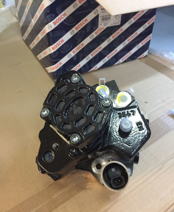 Bosch 2018 51111037846 MAN - משאבת דלק עבור משאית: תמונה 1 Bosch 2018 51111037846 MAN - משאבת דלק עבור משאית: תמונה 1
