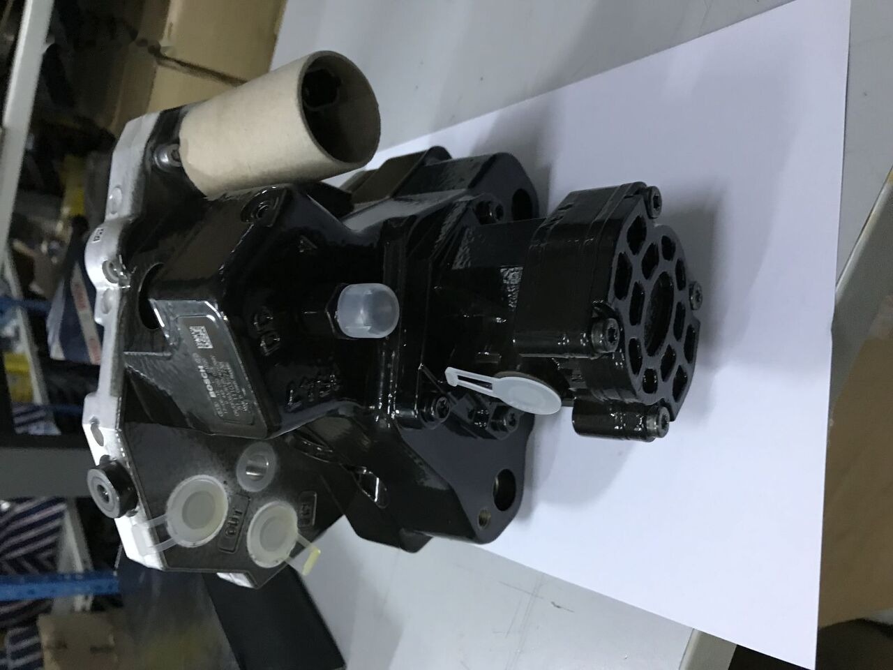 Bosch 51111037678 MAN truck - משאבת דלק עבור משאית: תמונה 1 Bosch 51111037678 MAN truck - משאבת דלק עבור משאית: תמונה 1