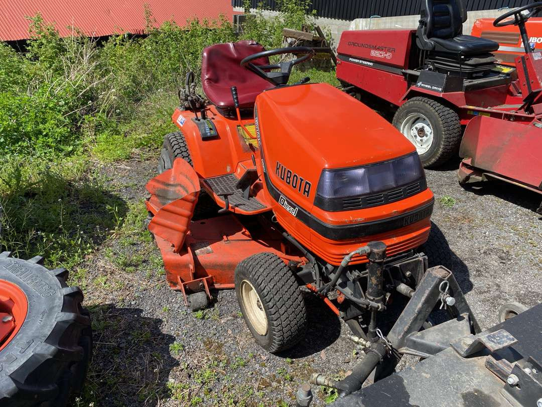 2000 Kubota G1700//Sitteklipper med feier og oppsamler - מכסחת גינה: תמונה 4 2000 Kubota G1700//Sitteklipper med feier og oppsamler - מכסחת גינה: תמונה 4