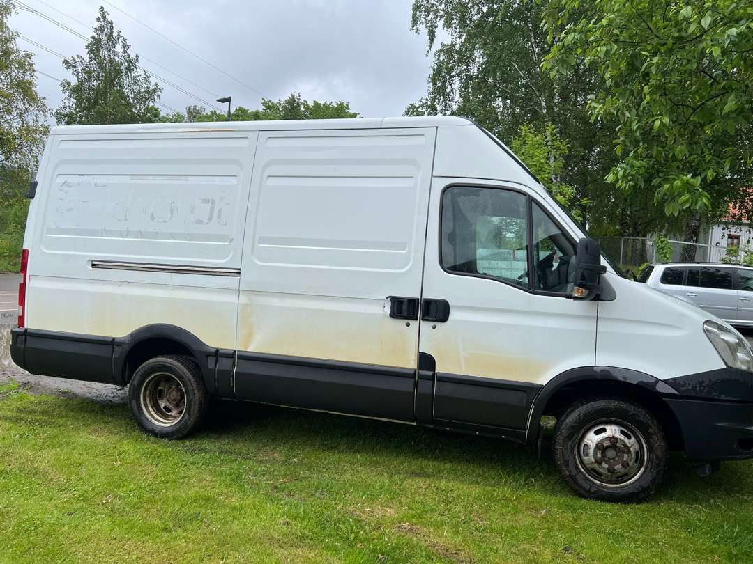 2014 Iveco Daily varebil//Grønne skilt//EU-GODKJENT - כלי רכב מסחרי עם לוח: תמונה 3 2014 Iveco Daily varebil//Grønne skilt//EU-GODKJENT - כלי רכב מסחרי עם לוח: תמונה 3