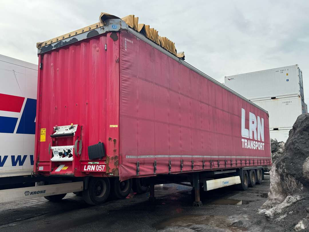 2015 KRONE Profi Liner / MEGA / Curtain / Lifting roof - סמיטריילר עם וילונות צד: תמונה 1 2015 KRONE Profi Liner / MEGA / Curtain / Lifting roof - סמיטריילר עם וילונות צד: תמונה 1