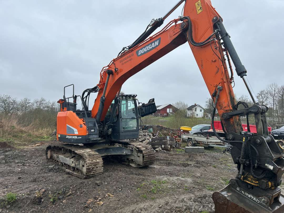 2018 Beltegraver 24 tonn Doosan DX 235LCR S 70-feste - מחפר: תמונה 2 2018 Beltegraver 24 tonn Doosan DX 235LCR S 70-feste - מחפר: תמונה 2