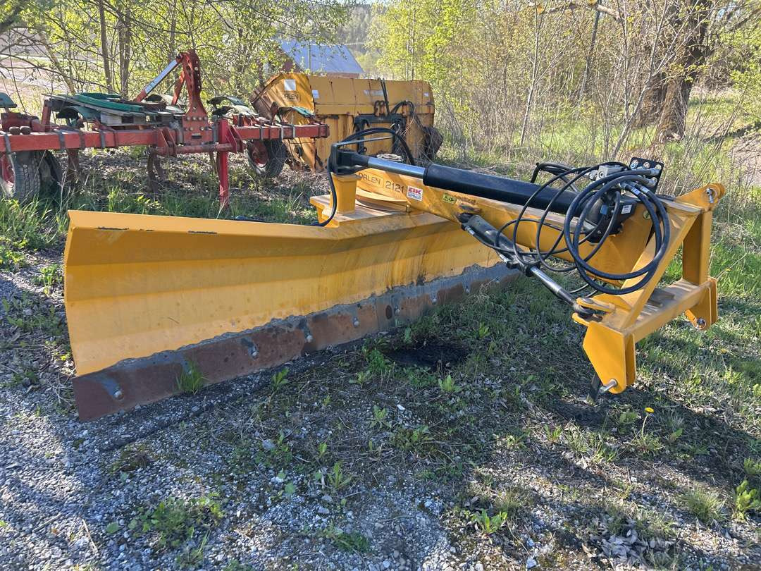 2022 Traktorskjær fra Dalen 2121 - צרופה: תמונה 2 2022 Traktorskjær fra Dalen 2121 - צרופה: תמונה 2