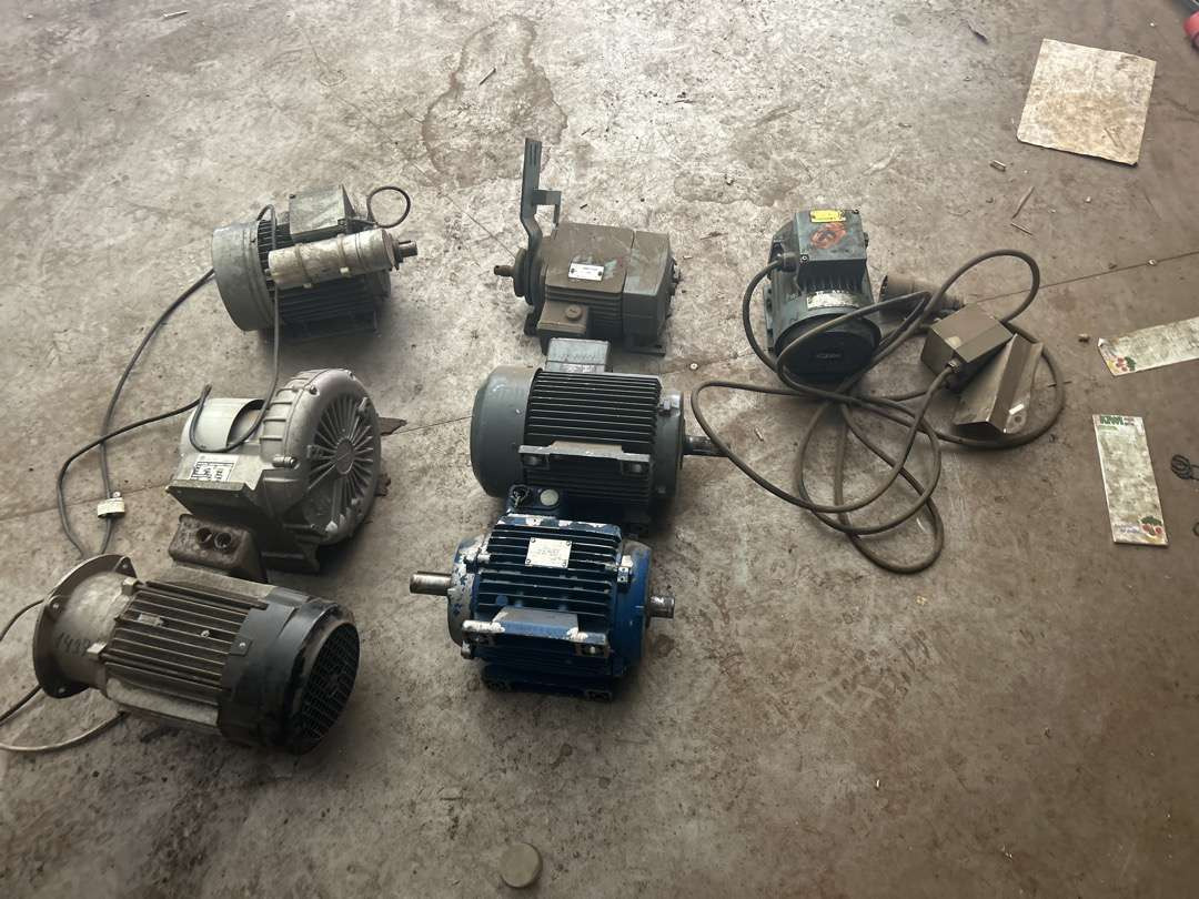 7 stk. elektromotorer (uten minstepris) - ציוד לסדנאות: תמונה 2 7 stk. elektromotorer (uten minstepris) - ציוד לסדנאות: תמונה 2
