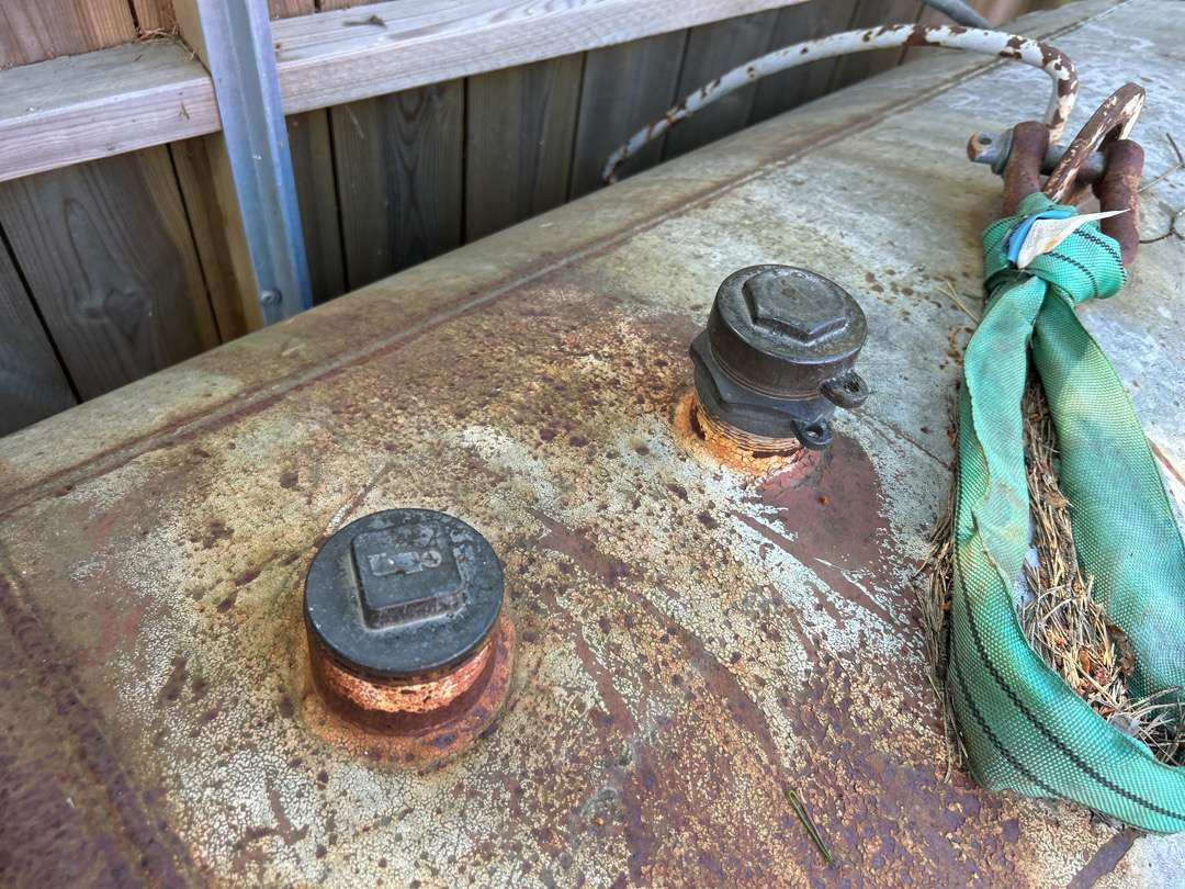 Diesel tank 1000 liter - ציוד לסדנאות: תמונה 4 Diesel tank 1000 liter - ציוד לסדנאות: תמונה 4