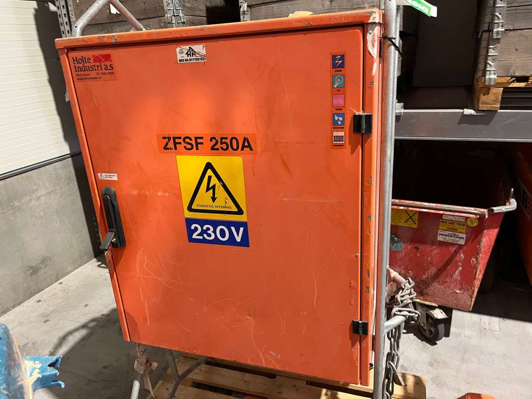 כלי/ ציוד Holte strømskap  230 V: תמונה 9