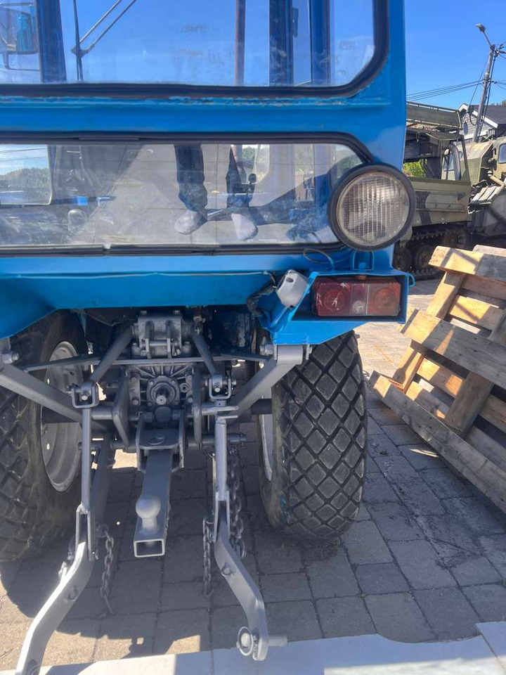 Iseki TX1500 brøyteskjær og feiekost - טרקטור חקלאי: תמונה 2 Iseki TX1500 brøyteskjær og feiekost - טרקטור חקלאי: תמונה 2