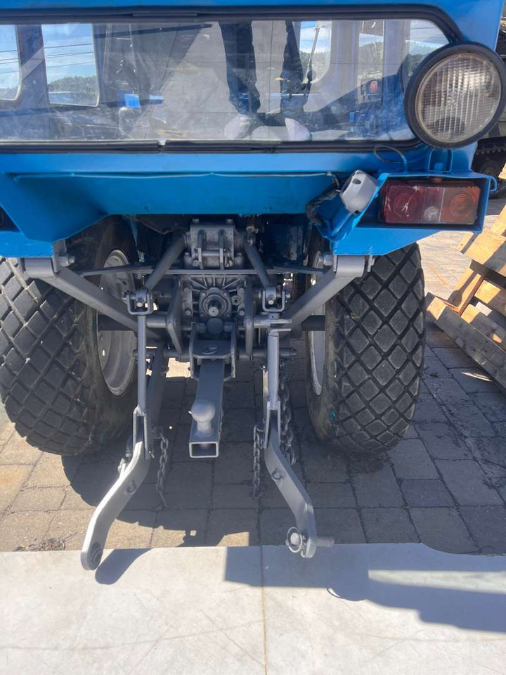 טרקטור חקלאי Iseki TX1500 brøyteskjær og feiekost: תמונה 11
