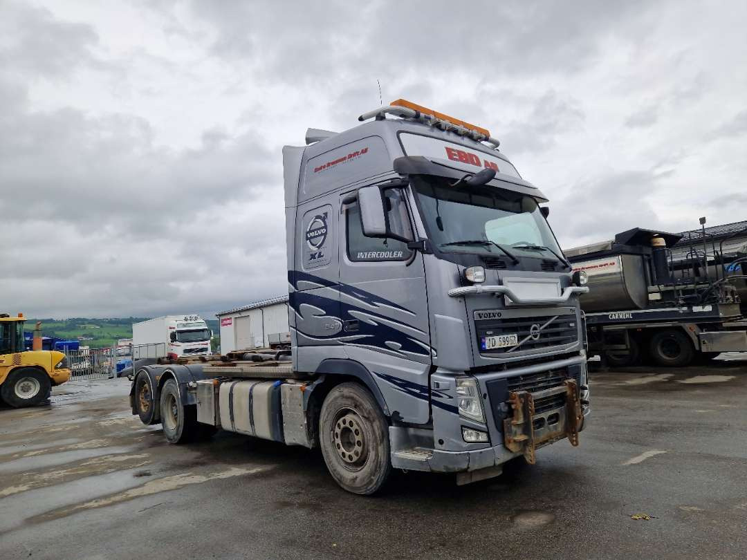 Volvo FH6X2-Krokbil med hydraulisk brøyteutstyr - משאית הרמת וו: תמונה 1 Volvo FH6X2-Krokbil med hydraulisk brøyteutstyr - משאית הרמת וו: תמונה 1