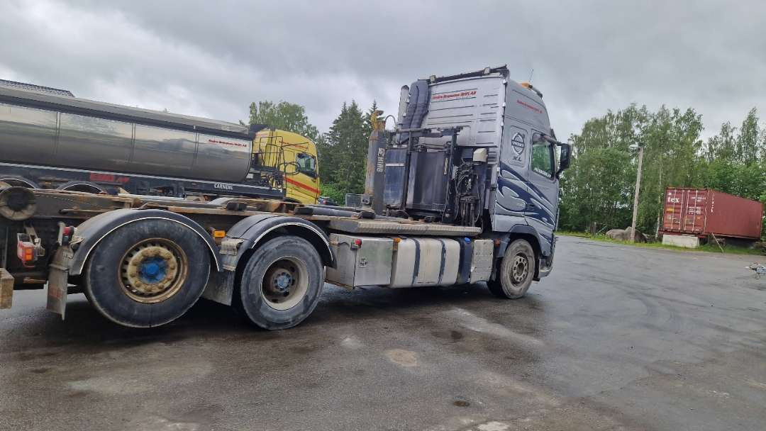 Volvo FH6X2-Krokbil med hydraulisk brøyteutstyr - משאית הרמת וו: תמונה 3 Volvo FH6X2-Krokbil med hydraulisk brøyteutstyr - משאית הרמת וו: תמונה 3