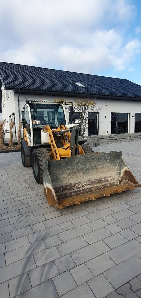 Liebherr L504C - מעמיס גלגלים: תמונה 1 Liebherr L504C - מעמיס גלגלים: תמונה 1