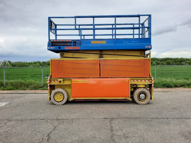 Gsl Liftlux S205 E12 | 2000 - מעלית מספריים: תמונה 1 Gsl Liftlux S205 E12 | 2000 - מעלית מספריים: תמונה 1
