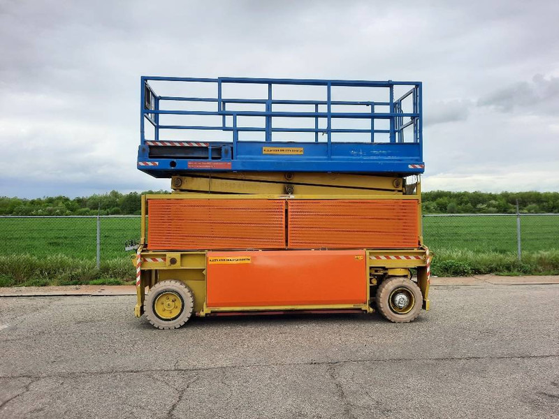 Gsl Liftlux S205 E12 | 2000 - מעלית מספריים: תמונה 2 Gsl Liftlux S205 E12 | 2000 - מעלית מספריים: תמונה 2