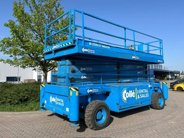 Holland lift M 250 DL 27 - מעלית מספריים: תמונה 2 Holland lift M 250 DL 27 - מעלית מספריים: תמונה 2
