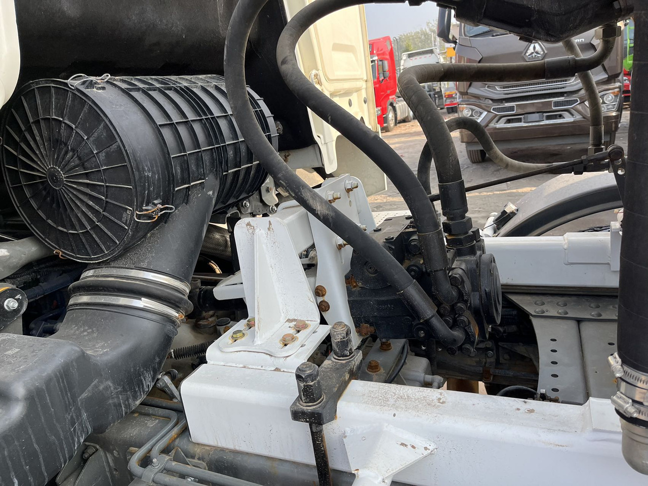 חָדָשׁ משאית מערבלת בטון HOWO 混凝土搅拌车: תמונה 7