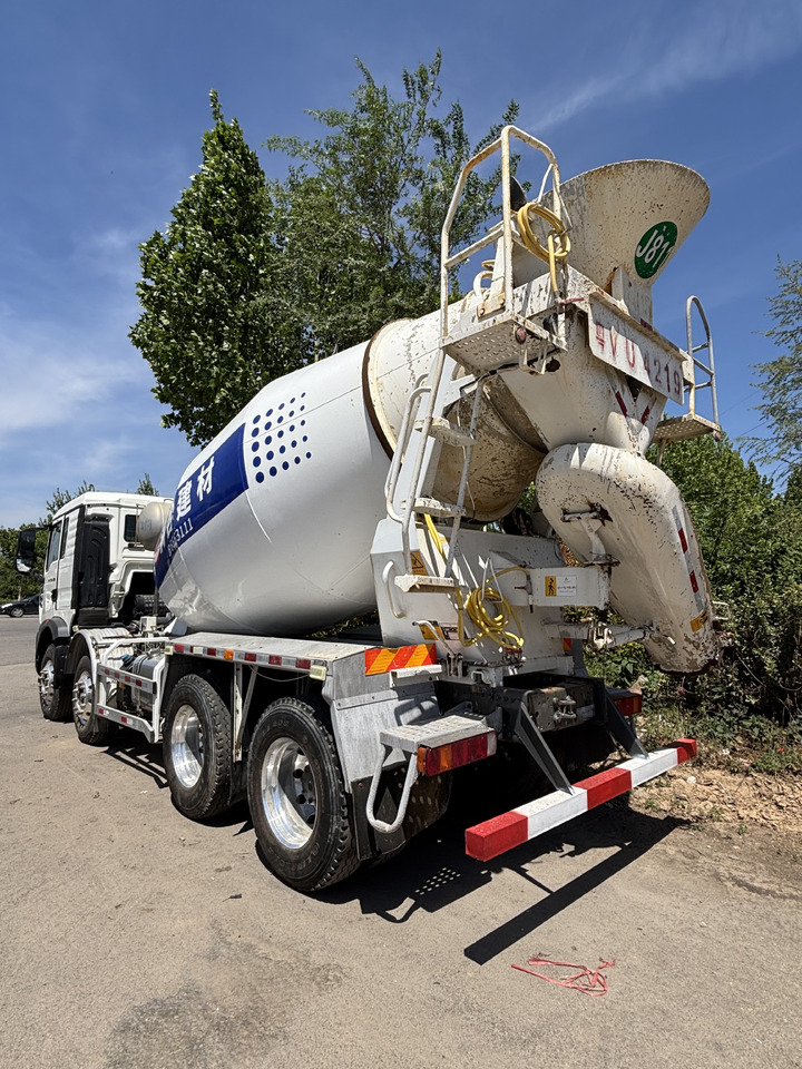SINO TRUCK - משאית מערבלת בטון: תמונה 3 SINO TRUCK - משאית מערבלת בטון: תמונה 3