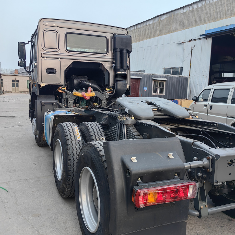 SINOTRUCK HOWO  - יחידת טרקטור: תמונה 4 SINOTRUCK HOWO  - יחידת טרקטור: תמונה 4