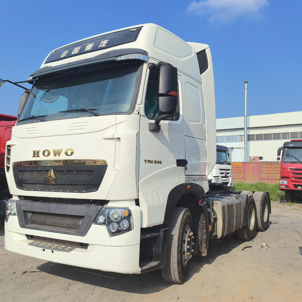 SINOTRUCK HOWO  - יחידת טרקטור: תמונה 1 SINOTRUCK HOWO  - יחידת טרקטור: תמונה 1