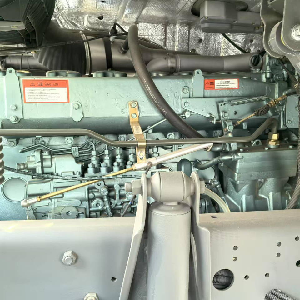 SINOTRUCK HOWO  - יחידת טרקטור: תמונה 4 SINOTRUCK HOWO  - יחידת טרקטור: תמונה 4