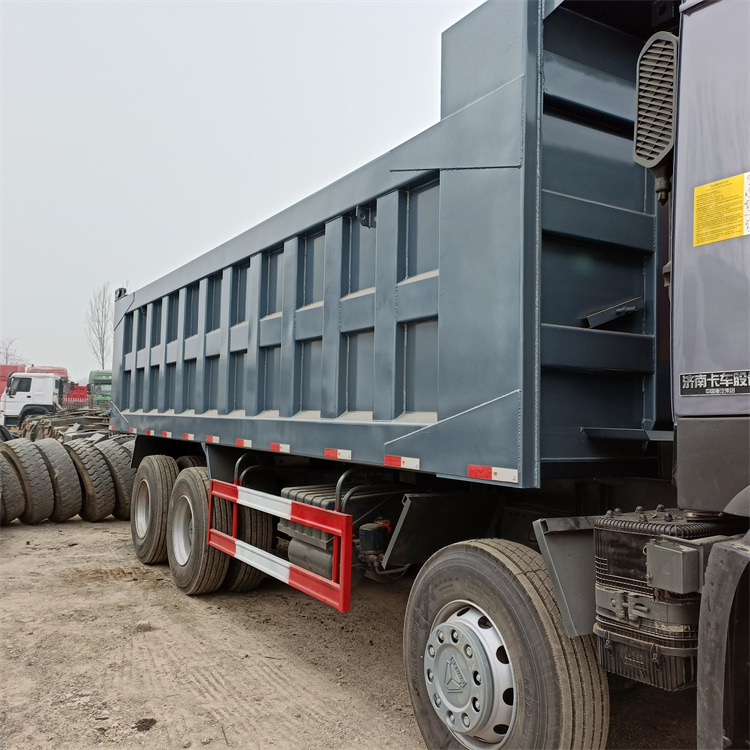 SINOTRUCK HOWO - מזהיר: תמונה 3 SINOTRUCK HOWO - מזהיר: תמונה 3