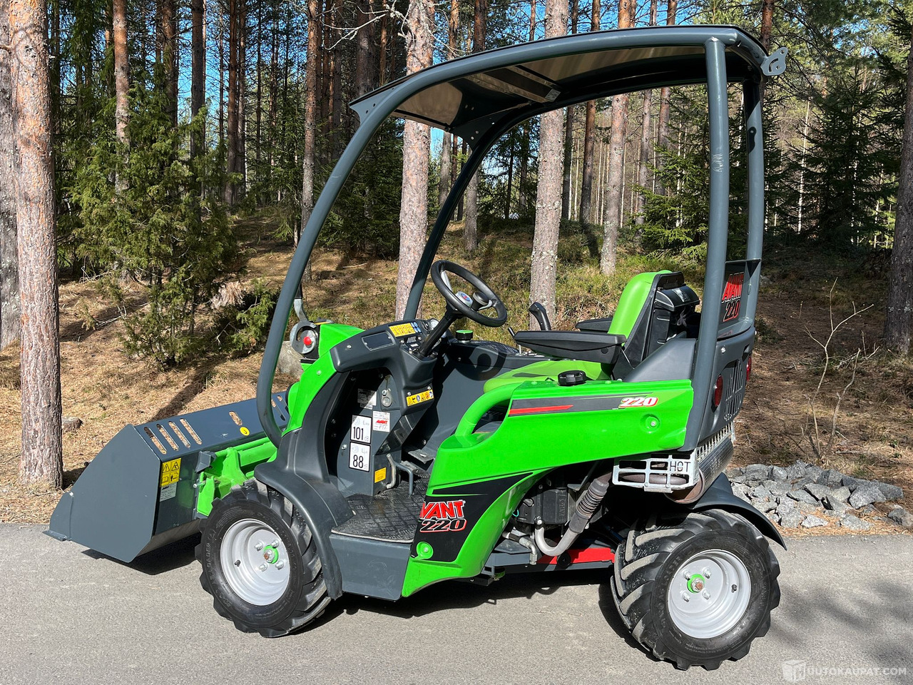 Avant 220 kahdella työlaitteella, 2021, vain 196h,, Jyväskylä - מעמיס קומפקטי: תמונה 3 Avant 220 kahdella työlaitteella, 2021, vain 196h,, Jyväskylä - מעמיס קומפקטי: תמונה 3
