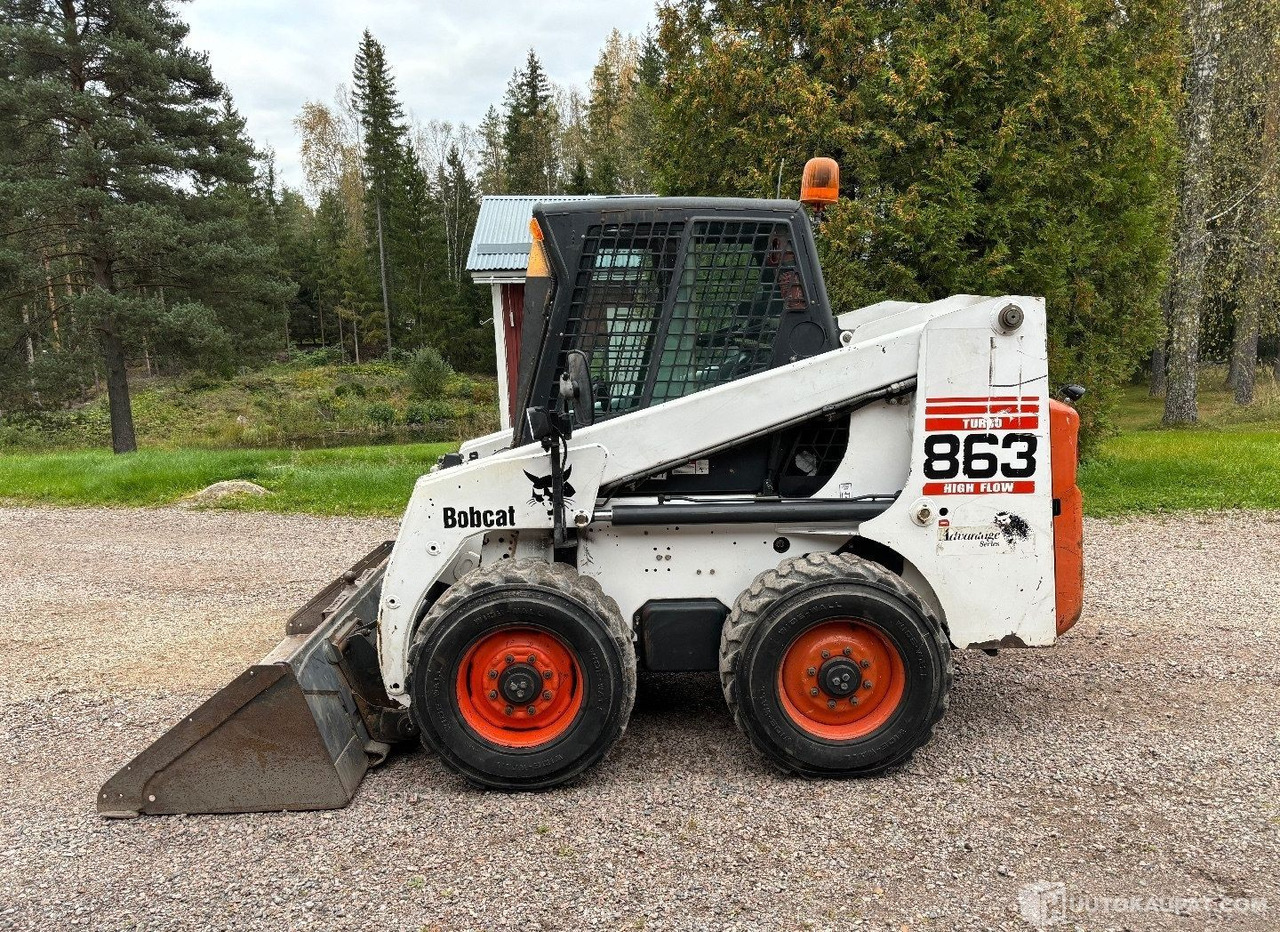 Bobcat 863, 2001, 2.7 l, 5120h, Askola - מעמיס היגוי החלקה: תמונה 2 Bobcat 863, 2001, 2.7 l, 5120h, Askola - מעמיס היגוי החלקה: תמונה 2