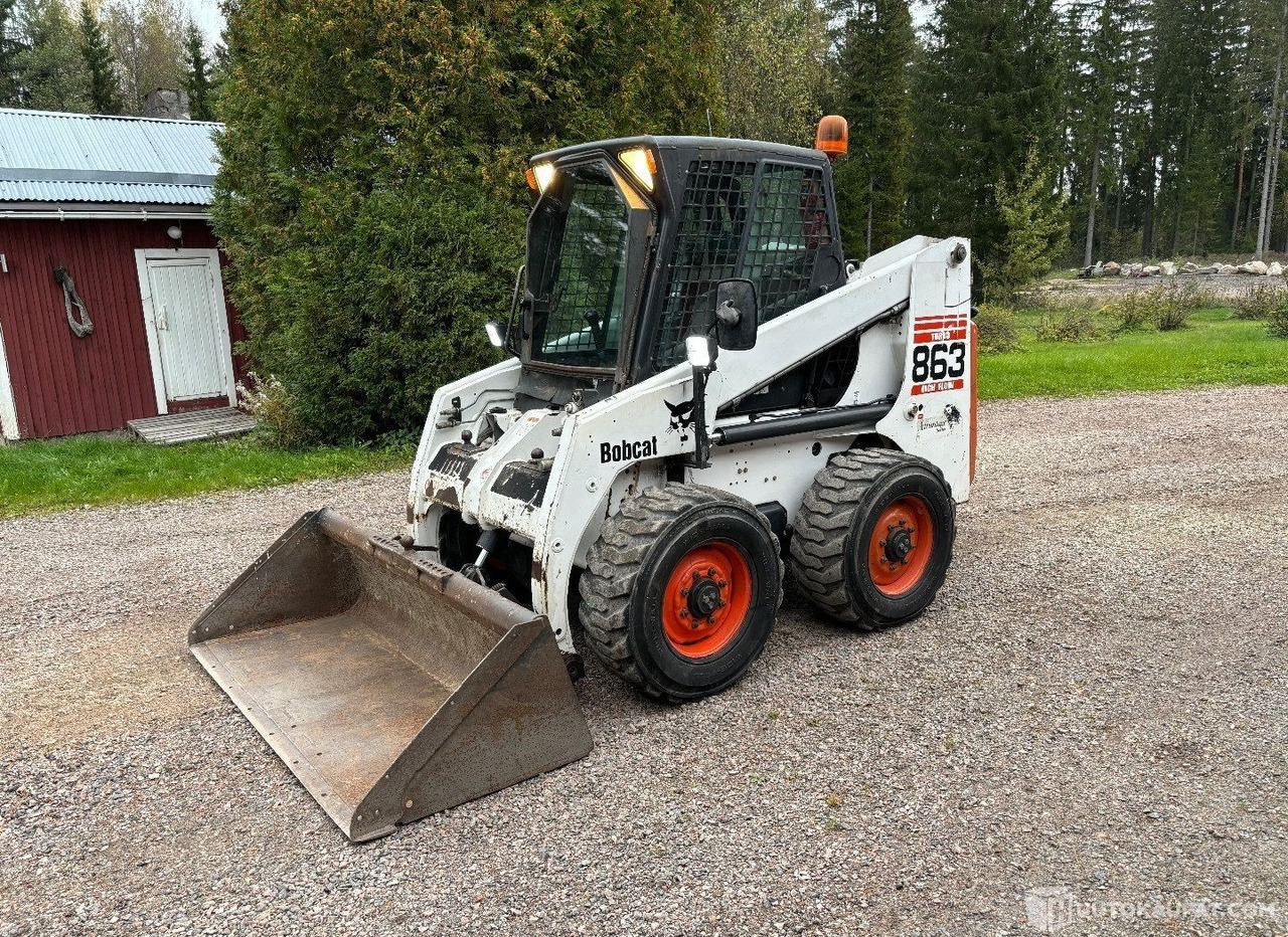 Bobcat 863, 2001, 2.7 l, 5120h, Askola - מעמיס היגוי החלקה: תמונה 1 Bobcat 863, 2001, 2.7 l, 5120h, Askola - מעמיס היגוי החלקה: תמונה 1