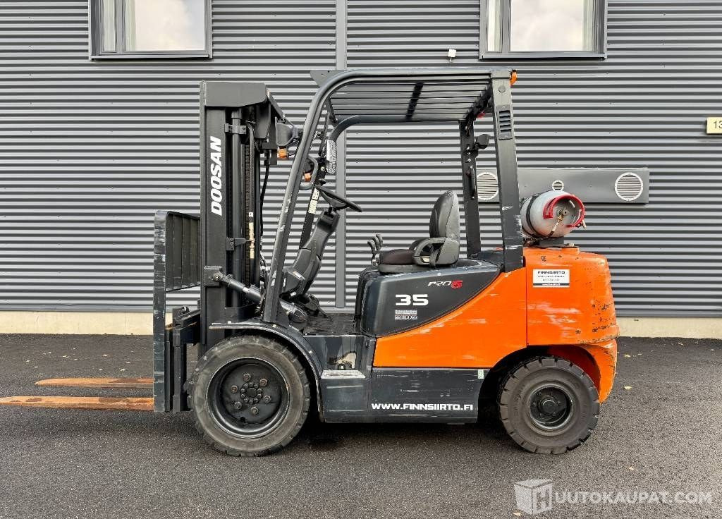 Doosan G 35 C-5, 2009, 3 870 h Kaasutrukki, Lieto - מלגזת LPG: תמונה 2 Doosan G 35 C-5, 2009, 3 870 h Kaasutrukki, Lieto - מלגזת LPG: תמונה 2