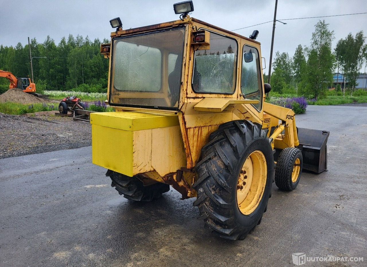 Ford 4550, 1971, Diesel Traktori + etukuormaaja MTK25, Virrat - טרקטור חקלאי: תמונה 3 Ford 4550, 1971, Diesel Traktori + etukuormaaja MTK25, Virrat - טרקטור חקלאי: תמונה 3
