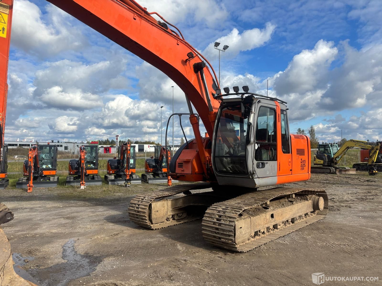 Hitachi ZX 225 USR lc kaivinkone, Lieto - מחפר סורק: תמונה 4 Hitachi ZX 225 USR lc kaivinkone, Lieto - מחפר סורק: תמונה 4
