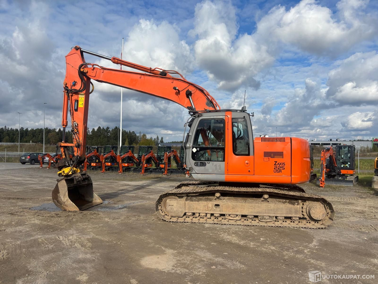 Hitachi ZX 225 USR lc kaivinkone, Lieto - מחפר סורק: תמונה 1 Hitachi ZX 225 USR lc kaivinkone, Lieto - מחפר סורק: תמונה 1