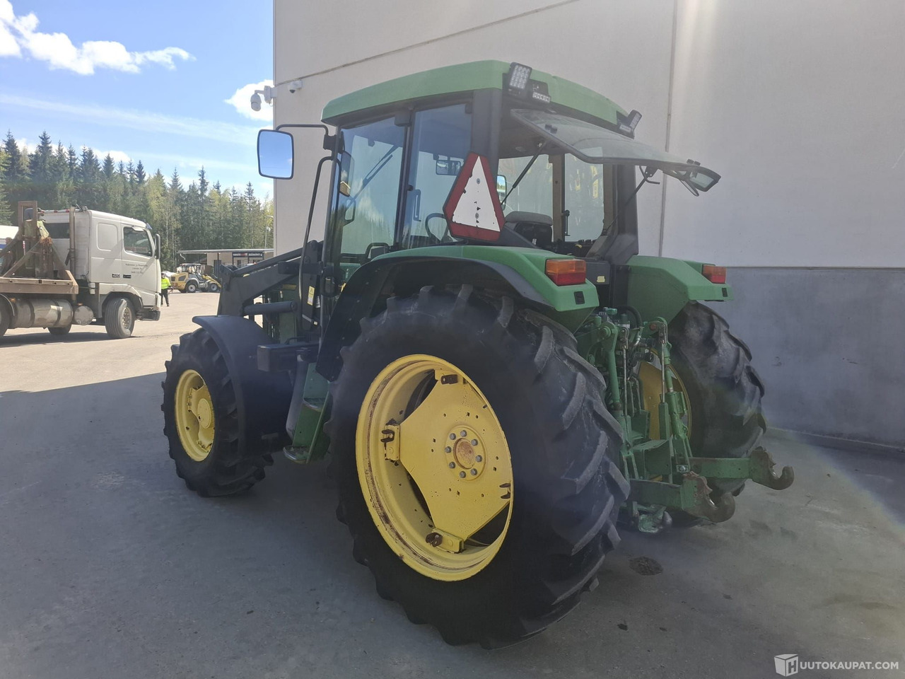 John Deere 6400, 1997 Traktori, Sis alv 25,5%, Nurmijärvi - טרקטור חקלאי: תמונה 2 John Deere 6400, 1997 Traktori, Sis alv 25,5%, Nurmijärvi - טרקטור חקלאי: תמונה 2