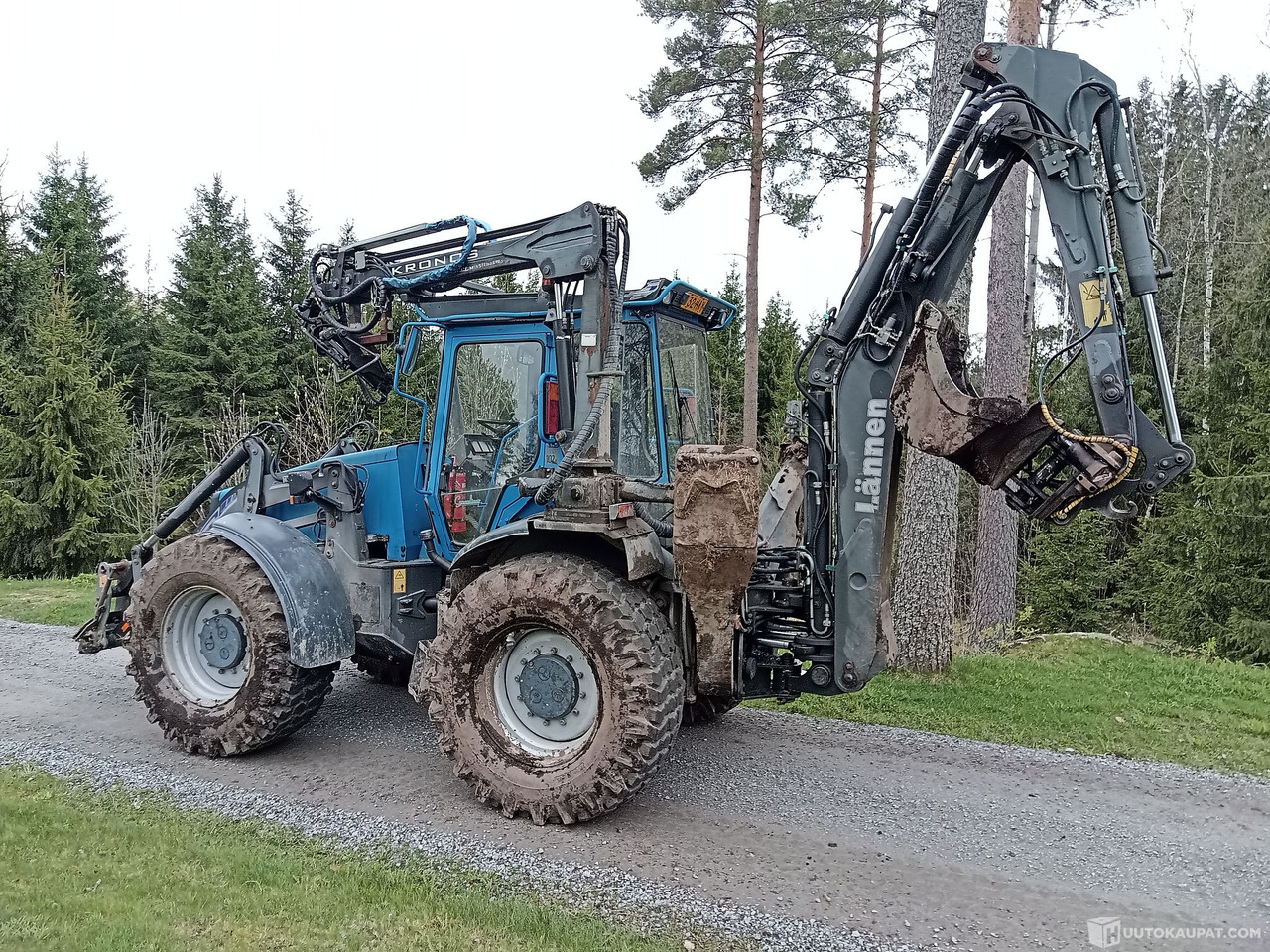 Lännen 860c Pylväsnosturilla, 2005, Hämeenlinna - מחפרון: תמונה 2 Lännen 860c Pylväsnosturilla, 2005, Hämeenlinna - מחפרון: תמונה 2