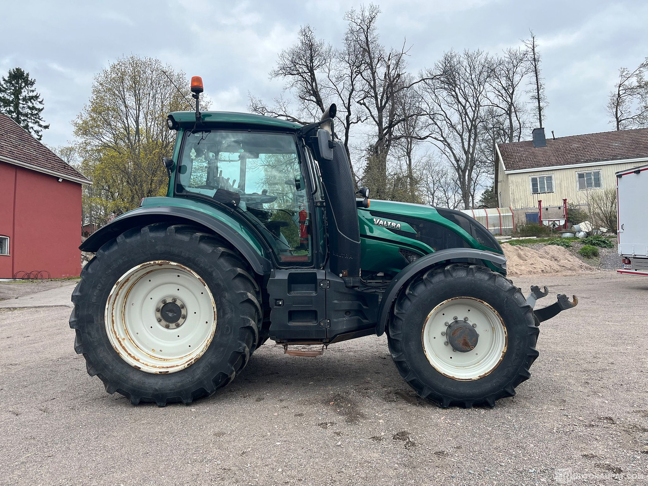 Valtra T234 Versu, traktori etunostolaitteella ja taakseajolaitteilla, 2015, Vantaa - טרקטור חקלאי: תמונה 5 Valtra T234 Versu, traktori etunostolaitteella ja taakseajolaitteilla, 2015, Vantaa - טרקטור חקלאי: תמונה 5