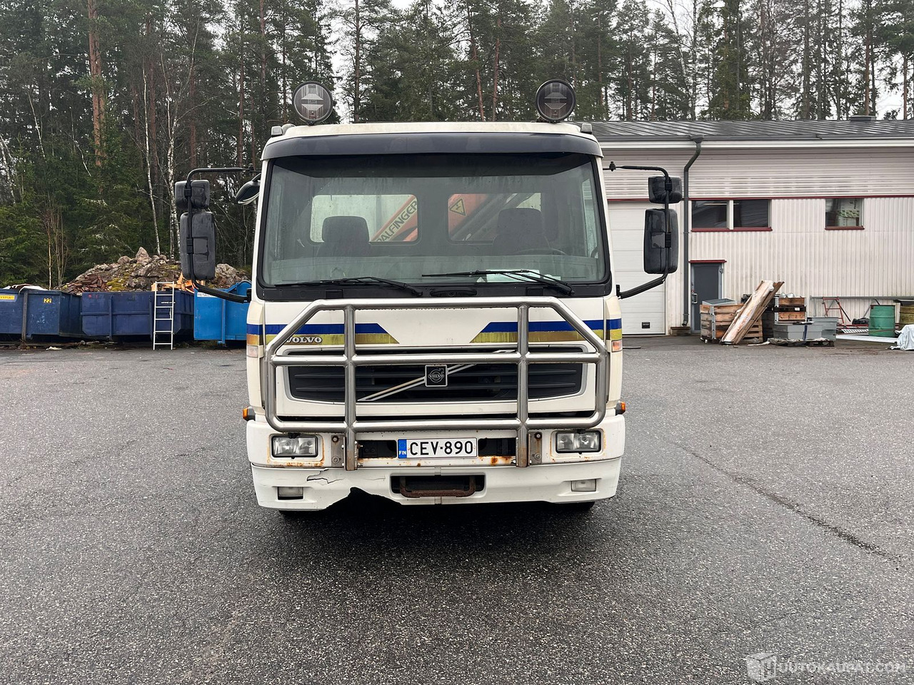 Volvo FL612-FL6H-42R/400, kuorma-auto nosturilla, 2001, Rusko - משאית צד נופל/ שטוחה, משאית מנוף: תמונה 2 Volvo FL612-FL6H-42R/400, kuorma-auto nosturilla, 2001, Rusko - משאית צד נופל/ שטוחה, משאית מנוף: תמונה 2