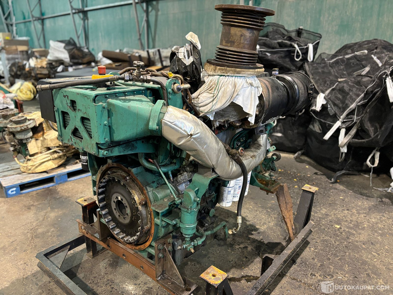 Volvo Penta D16-MH Meridiesel moottori. 600hv. 1800rpm., Oulu - מכונות אחרות: תמונה 4 Volvo Penta D16-MH Meridiesel moottori. 600hv. 1800rpm., Oulu - מכונות אחרות: תמונה 4