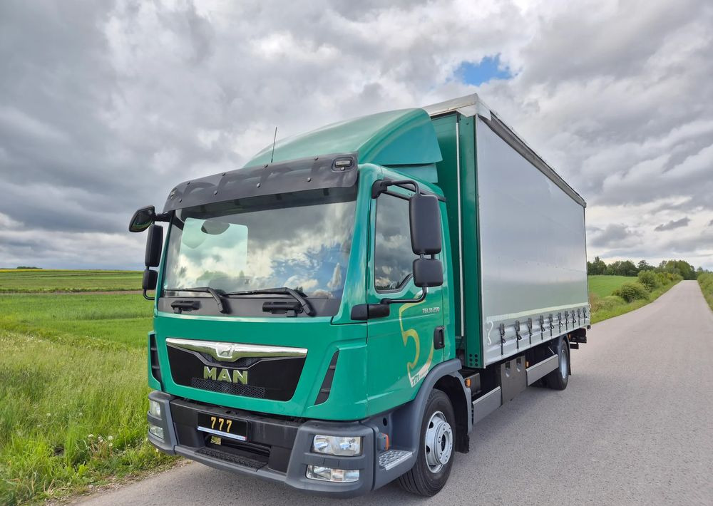 MAN TGL 12.250 6.2m AUTOMAT KLIMA z Niemiec ESP nowe opony EURO 6 / 4.75 rozstaw / zawiesie na wózek widłowy / TOP STAN / okazja nauka jazdy MOŻLIWOŚĆ DOSTOSOWANIA 12t - משאית וילונות צד: תמונה 3 MAN TGL 12.250 6.2m AUTOMAT KLIMA z Niemiec ESP nowe opony EURO 6 / 4.75 rozstaw / zawiesie na wózek widłowy / TOP STAN / okazja nauka jazdy MOŻLIWOŚĆ DOSTOSOWANIA 12t - משאית וילונות צד: תמונה 3