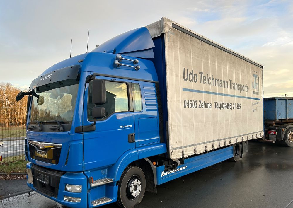 MAN TGL 12.250 cena za ZESTAW TANDEM UNIKAT przebieg z Niemiec MANUAL HAK / EURO 6 / przyczepa zestaw jumbo / opony 80% - משאית וילונות צד: תמונה 1 MAN TGL 12.250 cena za ZESTAW TANDEM UNIKAT przebieg z Niemiec MANUAL HAK / EURO 6 / przyczepa zestaw jumbo / opony 80% - משאית וילונות צד: תמונה 1
