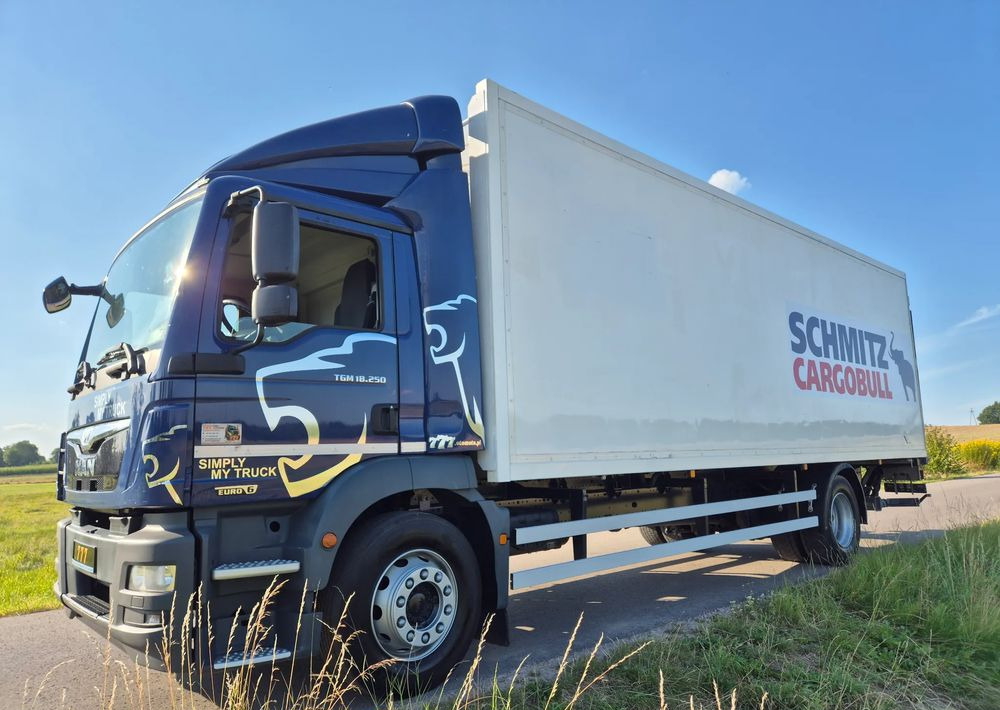MAN TGM 18.250 Carrier 1950 D/E z Holandii / TOP STAN / 7.5m / 18 palet / winda + drzwi boczne / OKAZJA - משאית קירור: תמונה 3 MAN TGM 18.250 Carrier 1950 D/E z Holandii / TOP STAN / 7.5m / 18 palet / winda + drzwi boczne / OKAZJA - משאית קירור: תמונה 3