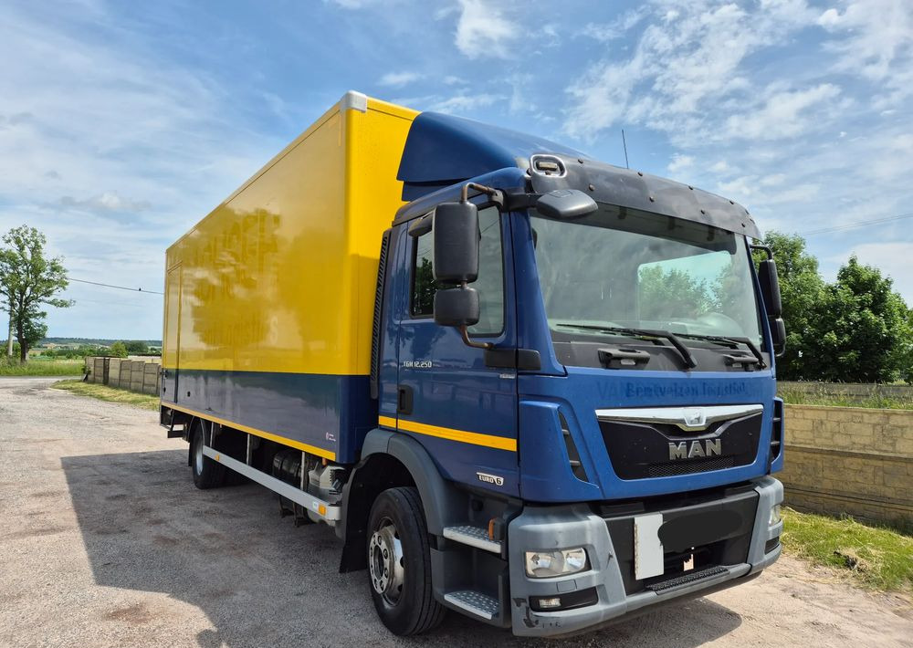 MAN TGM TGL 12.250 z Holandii KLIMA 7.2m AUTOMAT WINDA TOP CENA euro 6 nauka jazdy ESP ASR - משאית תיבה: תמונה 2 MAN TGM TGL 12.250 z Holandii KLIMA 7.2m AUTOMAT WINDA TOP CENA euro 6 nauka jazdy ESP ASR - משאית תיבה: תמונה 2
