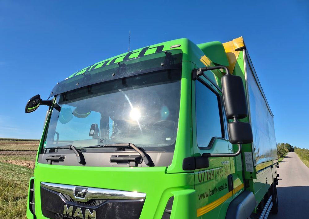 MAN Tgm 18.320 FULL SERWIS UNIKAT TOP ORYGINALNY PRZEBIEG z Niemiec AUTOMAT WINDA ACC Pirelli klima postojowa 18.250 18.290 15.250 15.290 15.320 - משאית וילונות צד: תמונה 4 MAN Tgm 18.320 FULL SERWIS UNIKAT TOP ORYGINALNY PRZEBIEG z Niemiec AUTOMAT WINDA ACC Pirelli klima postojowa 18.250 18.290 15.250 15.290 15.320 - משאית וילונות צד: תמונה 4