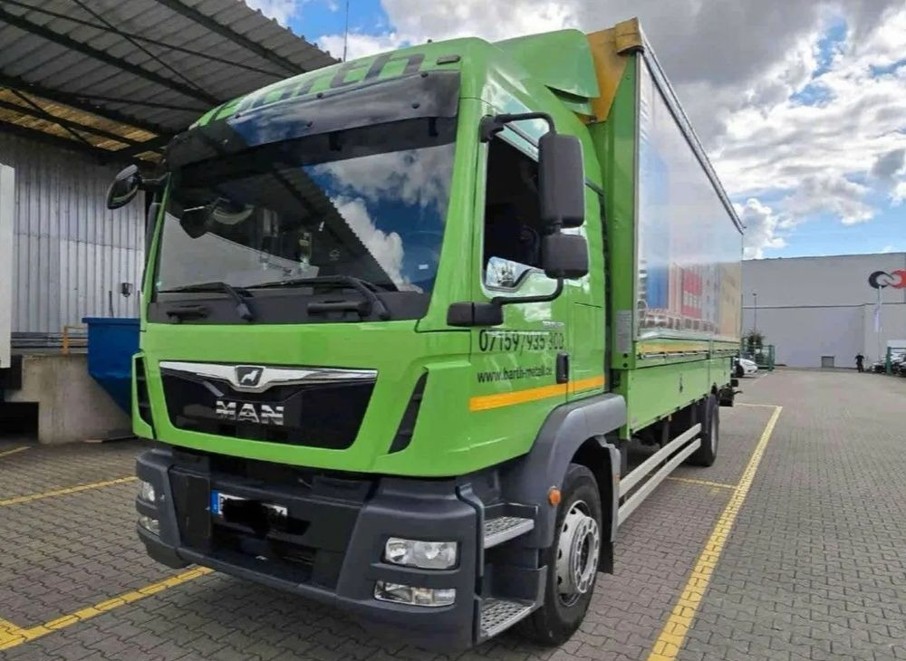 MAN Tgm 18.320 FULL SERWIS UNIKAT TOP ORYGINALNY PRZEBIEG z Niemiec AUTOMAT WINDA ACC Pirelli klima postojowa 18.250 18.290 15.250 15.290 15.320 - משאית וילונות צד: תמונה 1 MAN Tgm 18.320 FULL SERWIS UNIKAT TOP ORYGINALNY PRZEBIEG z Niemiec AUTOMAT WINDA ACC Pirelli klima postojowa 18.250 18.290 15.250 15.290 15.320 - משאית וילונות צד: תמונה 1