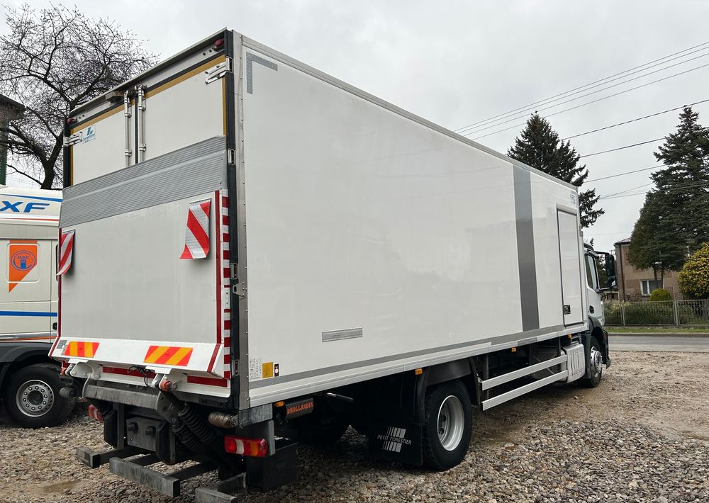 Mercedes-Benz Antos 1824 CARRIER SUPRA 1150 DRZWI + winda i drzwi boczne / 7.7m / z Holandii / KLIMA LEKKI / Axor man Tgm T1000-R THERMO King - משאית קירור: תמונה 4 Mercedes-Benz Antos 1824 CARRIER SUPRA 1150 DRZWI + winda i drzwi boczne / 7.7m / z Holandii / KLIMA LEKKI / Axor man Tgm T1000-R THERMO King - משאית קירור: תמונה 4