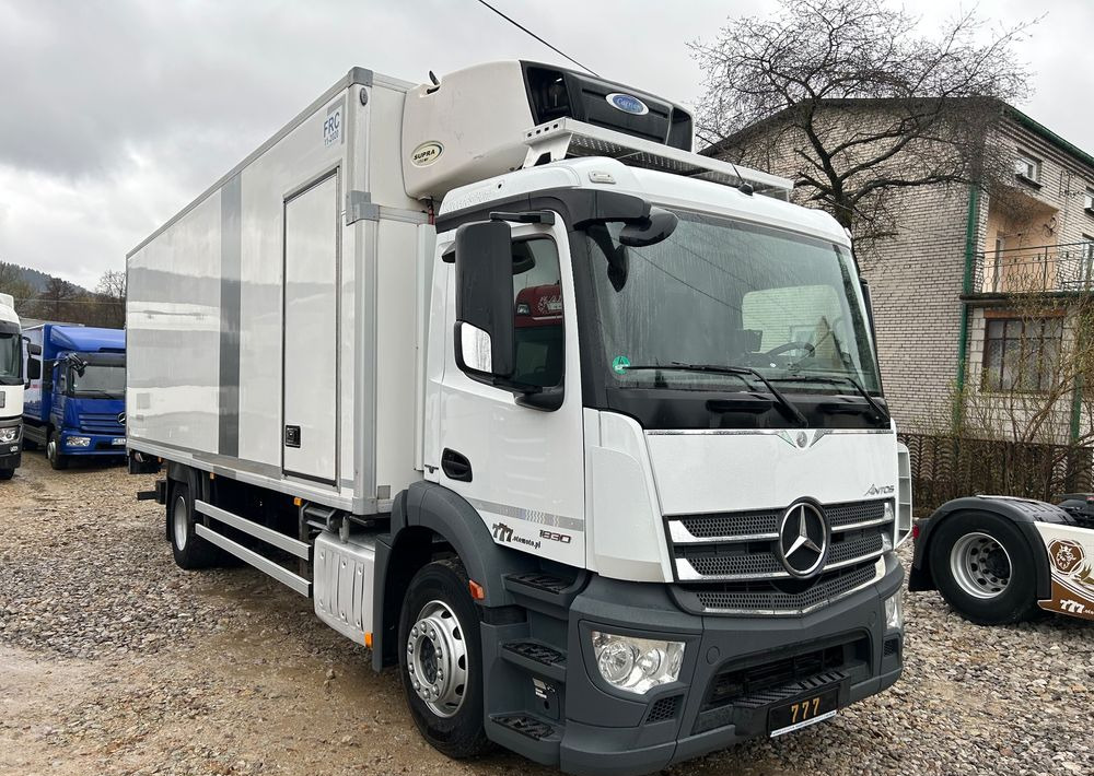 Mercedes-Benz Antos 1824 CARRIER SUPRA 1150 DRZWI + winda i drzwi boczne / 7.7m / z Holandii / KLIMA LEKKI / Axor man Tgm T1000-R THERMO King - משאית קירור: תמונה 1 Mercedes-Benz Antos 1824 CARRIER SUPRA 1150 DRZWI + winda i drzwi boczne / 7.7m / z Holandii / KLIMA LEKKI / Axor man Tgm T1000-R THERMO King - משאית קירור: תמונה 1