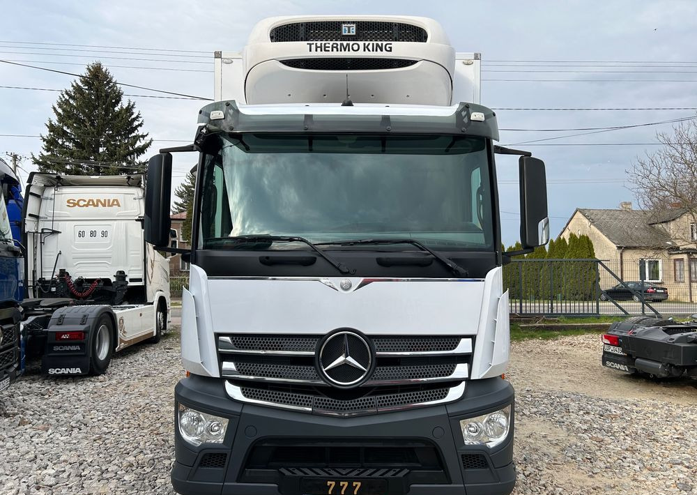 Mercedes-Benz Antos 1824 THERMO King DRZWI + winda + 2x drzwi boczne / 8.3m / z Holandii / KLIMA LEKKI / Axor man Tgm T1000-R - משאית קירור: תמונה 4 Mercedes-Benz Antos 1824 THERMO King DRZWI + winda + 2x drzwi boczne / 8.3m / z Holandii / KLIMA LEKKI / Axor man Tgm T1000-R - משאית קירור: תמונה 4