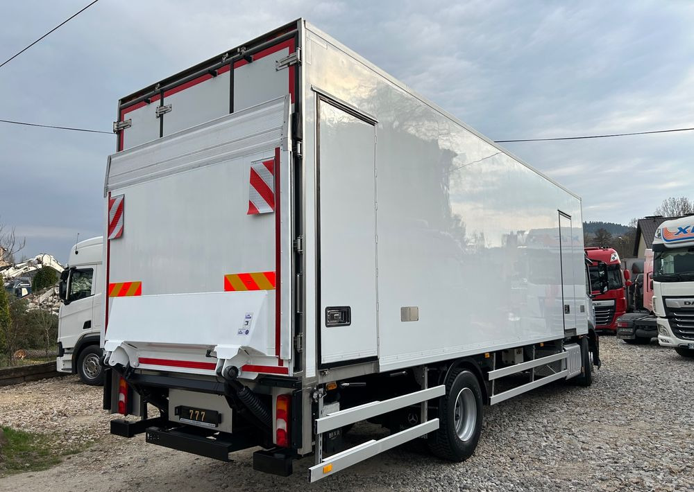 Mercedes-Benz Antos 1824 THERMO King DRZWI + winda + 2x drzwi boczne / 8.3m / z Holandii / KLIMA LEKKI / Axor man Tgm T1000-R - משאית קירור: תמונה 5 Mercedes-Benz Antos 1824 THERMO King DRZWI + winda + 2x drzwi boczne / 8.3m / z Holandii / KLIMA LEKKI / Axor man Tgm T1000-R - משאית קירור: תמונה 5
